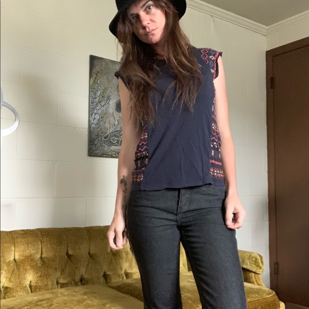 💛 Lucky brand navy blue side embroidered tank top - Picture 3 of 14